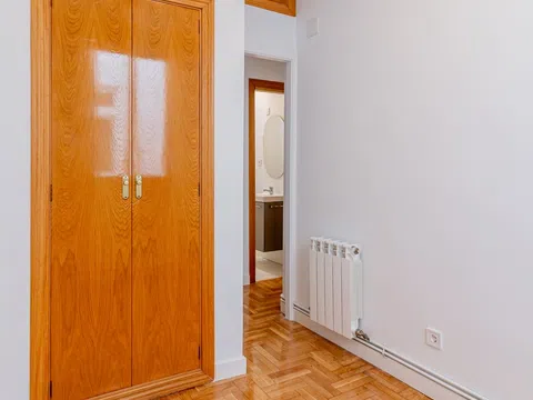Flat in calle de Antonio López - Photo 12