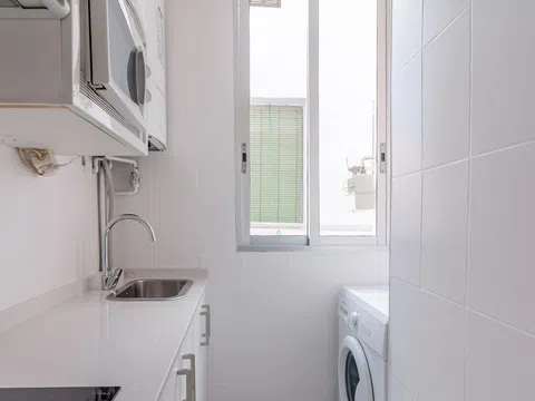 Flat in calle de Antonio López - Photo 4