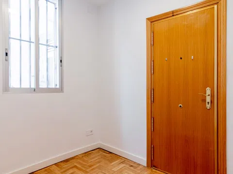Flat in calle de Antonio López - Photo 7