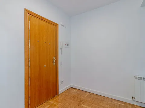 Flat in calle de Antonio López - Photo 9
