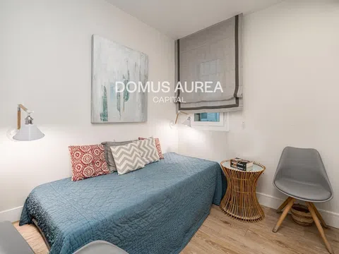 Flat in calle de Manuel Cortina - Photo 17