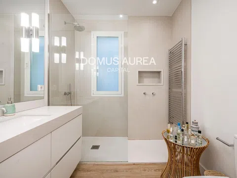 Flat in calle de Manuel Cortina - Photo 19