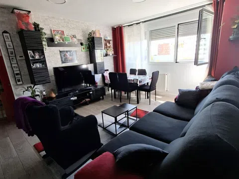 Flat in calle Navamures - Photo 1