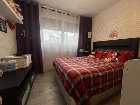 Flat in calle Navamures - Photo 18