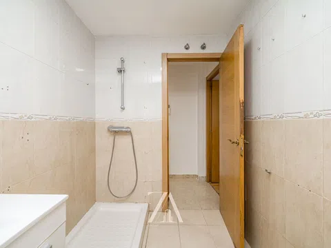 Flat in calle Alcaudón - Photo 12