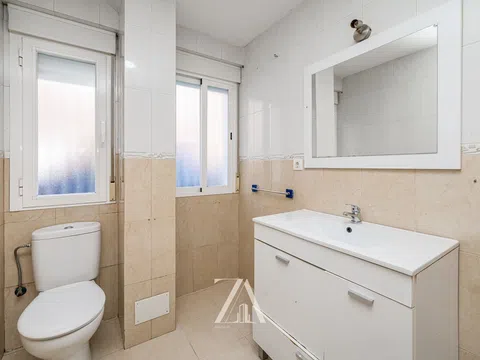Flat in calle Alcaudón - Photo 14