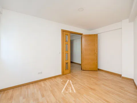 Flat in calle Alcaudón - Photo 16