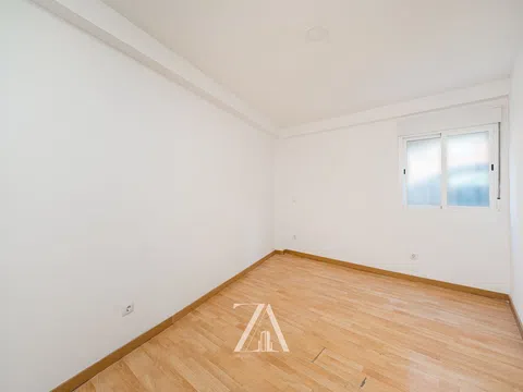 Flat in calle Alcaudón - Photo 18