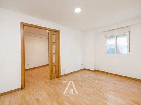 Flat in calle Alcaudón - Photo 4