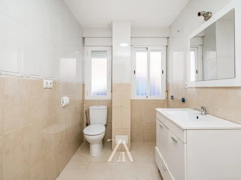 Flat in calle Alcaudón - Photo 9