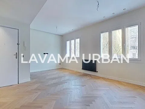 Flat in calle del General Álvarez de Castro - Photo 9