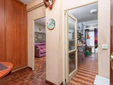 Flat in calle de José de Cadalso - Photo 2