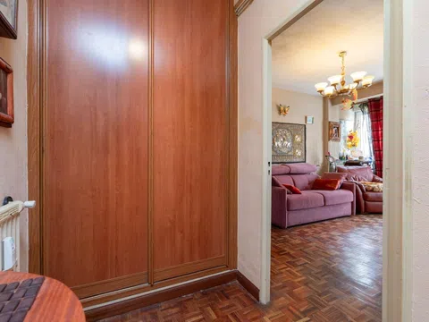 Flat in calle de José de Cadalso - Photo 3