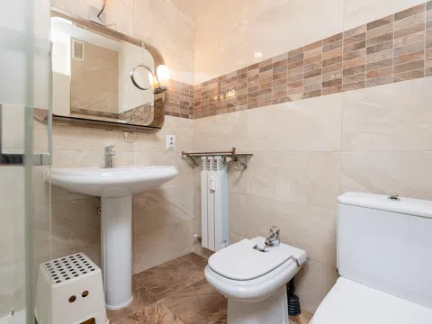 Flat in calle de José de Cadalso - Photo 9