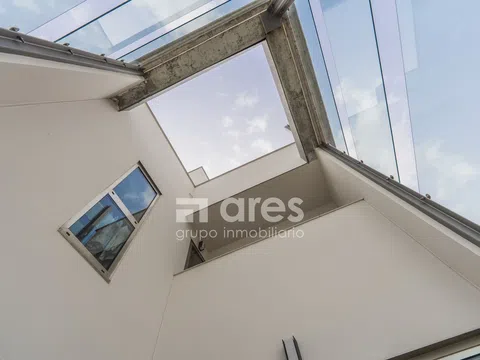 Penthouse - Photo 16