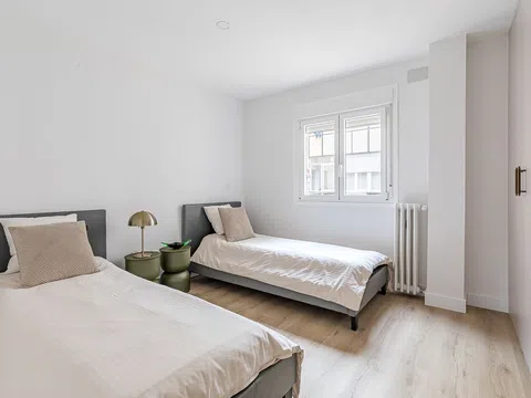 Flat in calle de Orense - Photo 13