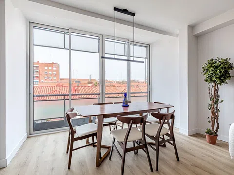Flat in calle de Orense - Photo 3