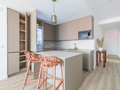 Flat in calle de Orense - Photo 5