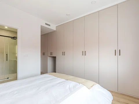 Flat in calle de Orense - Photo 10