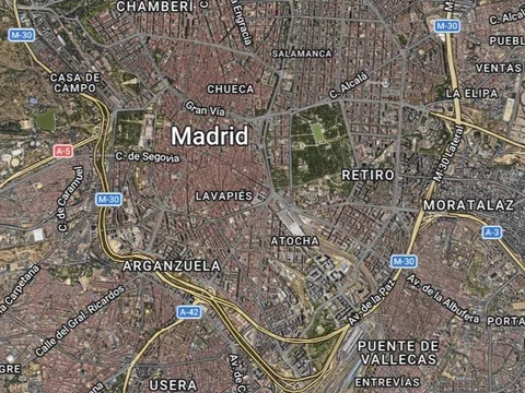 Flat in calle de San Claudio - Photo 3