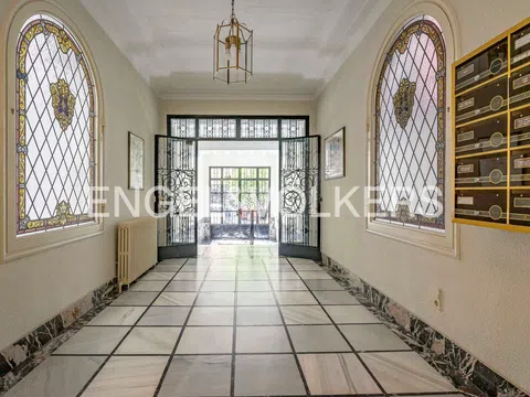 Flat - Photo 2