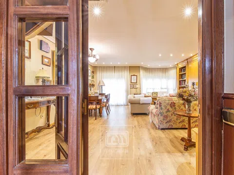 Semi-detached house - Photo 11