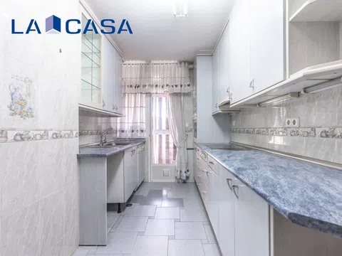 Flat in calle Marqués de la Valdavia - Photo 20