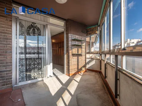 Flat in calle Marqués de la Valdavia - Photo 3