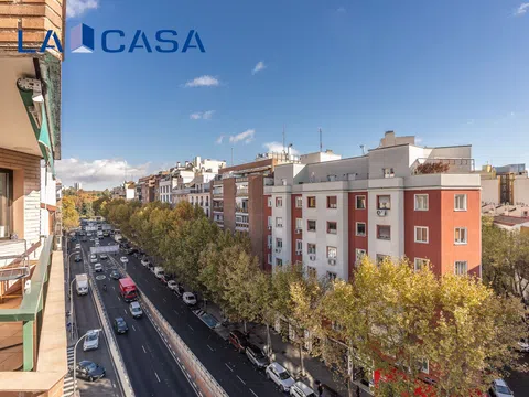 Flat in calle Marqués de la Valdavia - Photo 7