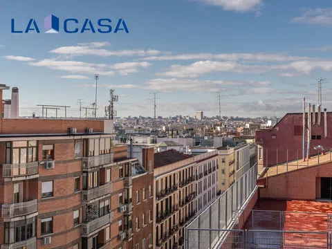 Flat in calle Marqués de la Valdavia - Photo 8
