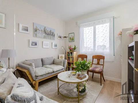 Flat in avenida del Doctor García Tapia - Photo 2