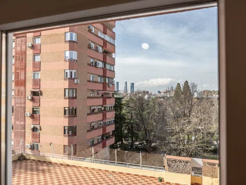 Flat in avenida de Ramón y Cajal - Photo 7