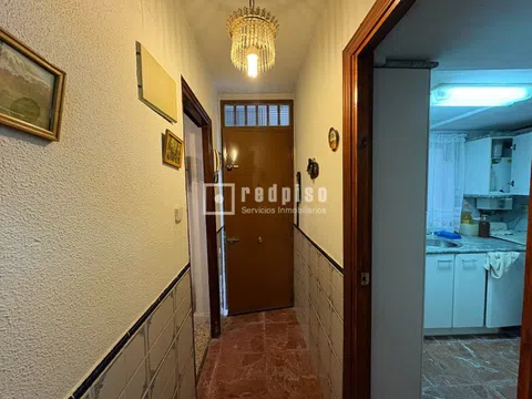 Flat in calle Laín Calvo - Photo 2