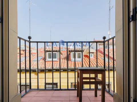 Flat in plaza de Lavapiés - Photo 2