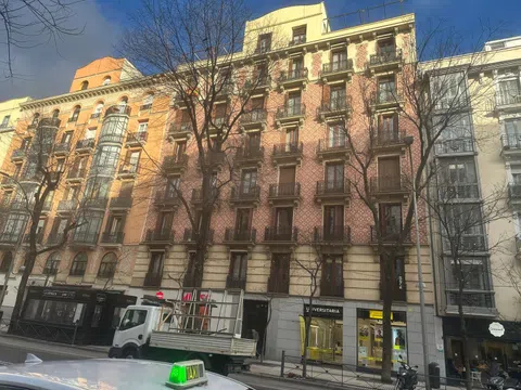 Flat in calle del Conde de Peñalver - Photo 3
