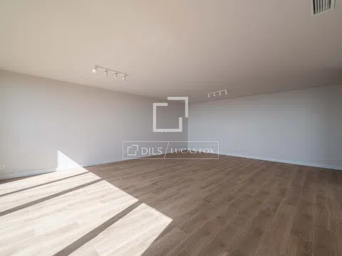 Penthouse in paseo de la Dirección - Photo 4