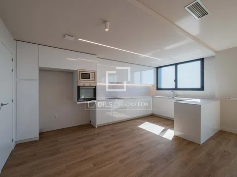 Penthouse in paseo de la Dirección - Photo 7
