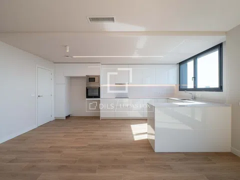 Penthouse in paseo de la Dirección - Photo 8