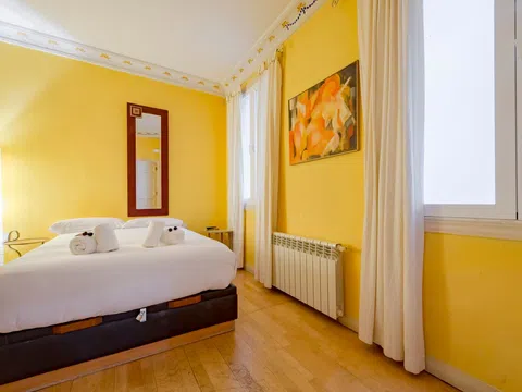 Flat in calle de Santa Bárbara - Photo 13
