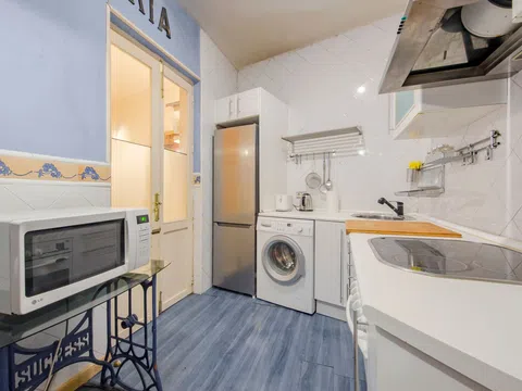 Flat in calle de Santa Bárbara - Photo 16