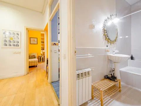 Flat in calle de Santa Bárbara - Photo 20