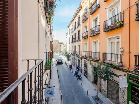Flat in calle de Santa Bárbara - Photo 7