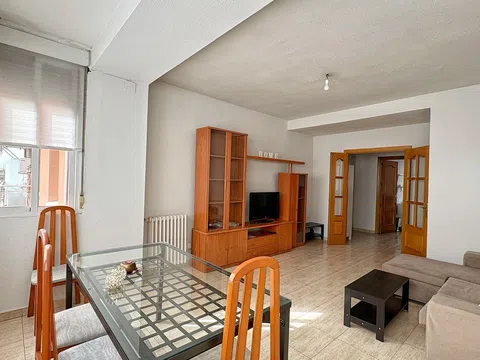 Flat - Photo 2