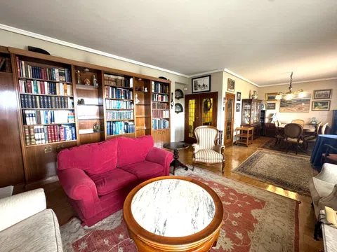 Flat - Photo 1