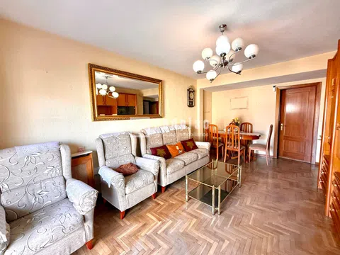 Flat - Photo 2