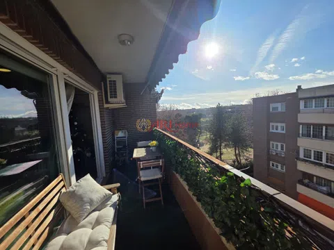 Flat in calle Alcalá - Photo 13