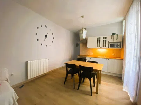 Flat in calle de la Cava Alta - Photo 3