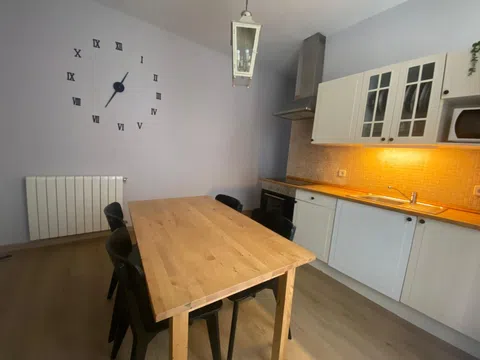 Flat in calle de la Cava Alta - Photo 9