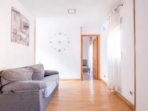 Flat - Photo 1