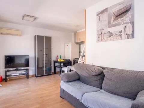 Flat - Photo 2